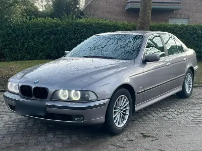 Gebraucht BMW 523 170 PS (125 kW) 1999 Silber Limousine