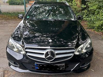 Schwarz Gebraucht 2015 Mercedes E220 Kombi | 8.950 € (Superpreis)