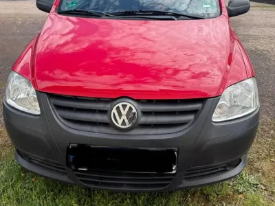 Gebraucht VW Fox 54 PS (39 kW) 2010 Rot Kleinwagen