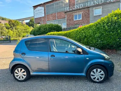 Gebraucht Toyota Aygo 68 PS (50 kW) 2009 Blau Kleinwagen