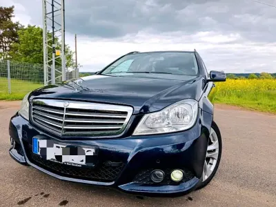 Używany Mercedes C220 170 KM (125 kW) 2014 Niebieski Kombi