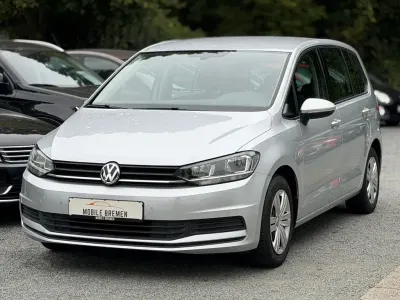 Gebraucht VW Touran Trendline 110 PS (80 kW) 2017 Silber Van / Kleinbus