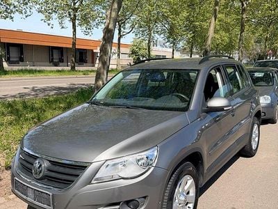 Second-hand VW Tiguan 140 CP (102 kW) 2008 Gri SUV
