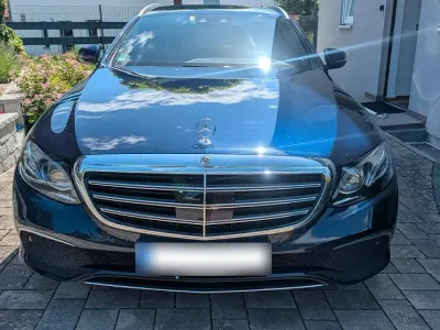 Gebraucht Mercedes E220 Avantgarde 194 PS (142 kW) 2019 Blau Kombi