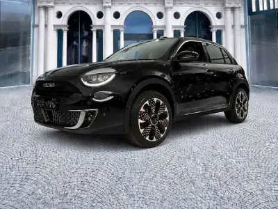 Neu Fiat 600 La Prima 101 PS (74 kW) 2026 Cinema schwarz SUV