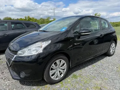 Gebraucht Peugeot 208 Active 68 PS (50 kW) 2015 Schwarz Kleinwagen