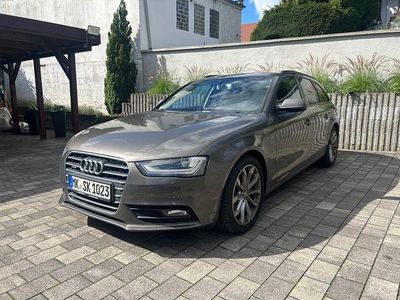 Grau Gebraucht 2013 Audi A4 Ambiente Kombi | 8.200 € (Fairer Preis)