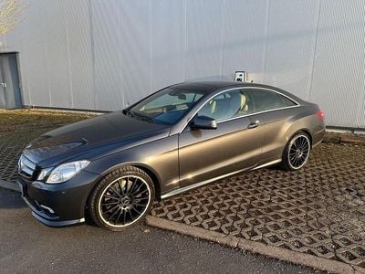 Gebraucht Mercedes E500 Avantgarde 387 PS (284 kW) 2010 Grau Coupé