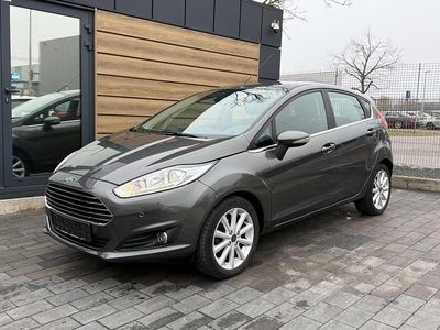 Gebraucht Ford Fiesta Titanium 101 PS (74 kW) 2016 Grau Limousine