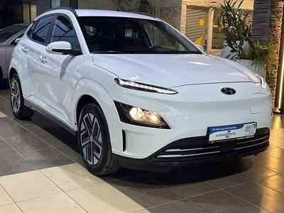Gebraucht Hyundai Kona Select 100 kW (136 PS) 2022 Weiß SUV