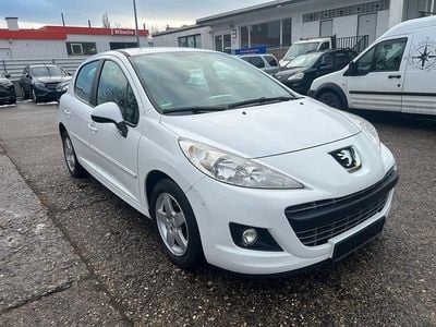 Gebraucht Peugeot 207 Forever 95 PS (69 kW) 2012 Weiß Kleinwagen