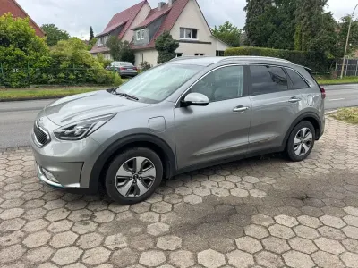 Gebraucht Kia Niro Spirit 141 PS (103 kW) 2019 Grau SUV