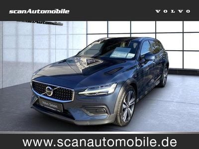 Second-hand Volvo V60 CC Plus 197 CP (144 kW) 2023 Albastru Break