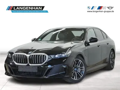 Gebraucht BMW 550e M Sport 489 PS (359 kW) 2025 Schwarz Limousine