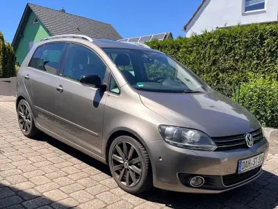 Gebraucht VW Golf Plus Cross Style 122 PS (89 kW) 2012 Braun Van / Kleinbus