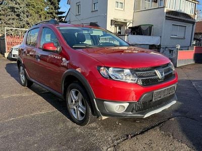Gebraucht Dacia Sandero Prestige 90 PS (66 kW) 2015 Feuerrot Kleinwagen