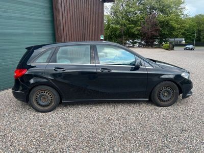 Mercedes B200