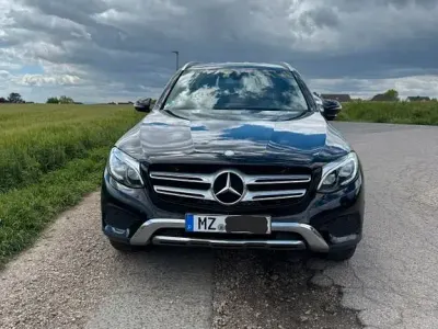 Używany Mercedes GLC250 AMG line 211 KM (155 kW) 2016 Czarny SUV