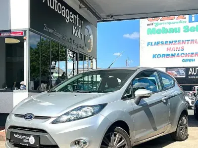 Gebraucht Ford Fiesta Champions Edition 82 PS (60 kW) 2012 Grau Kleinwagen