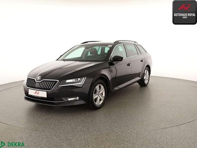 Gebraucht Skoda Superb 150 PS (110 kW) 2016 Schwarzmagic perleffekt Kombi