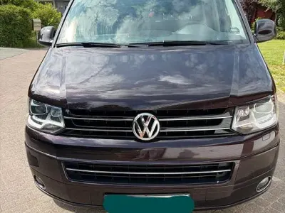 Gebraucht VW Multivan Highline 179 PS (131 kW) 2015 Violet Van / Kleinbus
