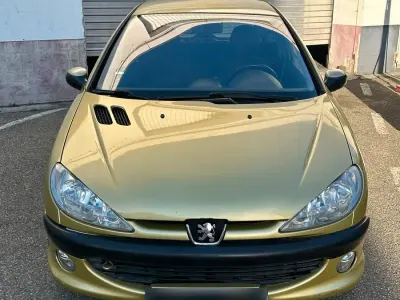 Gebraucht Peugeot 206 75 PS (55 kW) 2003 Gold Kleinwagen