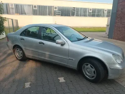 Usata Mercedes C180 143 CV (105 kW) 2002 Argento Berlina