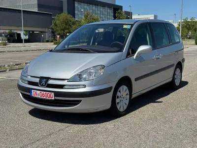 Gebraucht Peugeot 807 Tendance 128 PS (94 kW) 2005 Lackierung aluminiumgrau/meta Van / Kleinbus