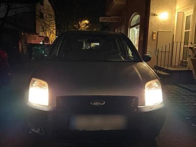 Silber Gebraucht 2005 Ford Fusion Kleinwagen | 1.450 €