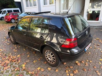 Schwarz Gebraucht 2000 VW Golf IV Edition Limousine | 2.900 € (Etwas zu teuer)