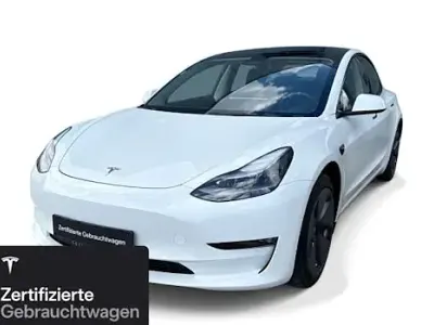Begagnad Tesla Model 3 Long Range RWD 208 kW (283 HK) 2022 Vit Sedan