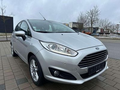 Gebraucht Ford Fiesta Titanium 101 PS (74 kW) 2014 Silber Kleinwagen