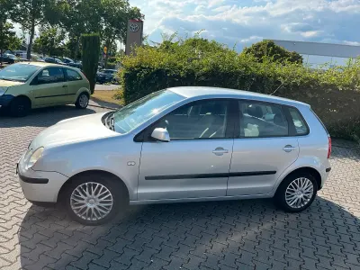 Gebraucht VW Polo 75 PS (55 kW) 2002 Grau Kleinwagen