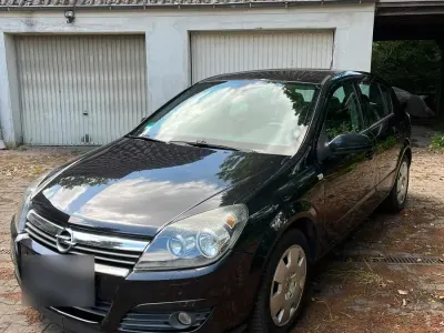 Gebraucht Opel Astra 105 PS (77 kW) 2004 Schwarz Kleinwagen
