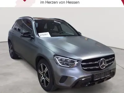 Gebraucht Mercedes GLC220 194 PS (142 kW) 2021 Designo selenitgrau magno SUV