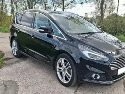 Usata Ford S-MAX Titanium 179 CV (131 kW) 2017 Nero Monovolume