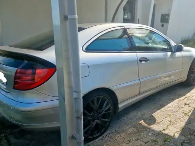 Gebraucht Mercedes C200 163 PS (119 kW) 2001 Silber Coupé