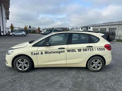 Blau Gebraucht 2016 BMW 218 Active Tourer Advantage Van / Kleinbus | 8.330 €