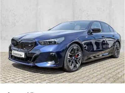 Usata BMW i5 M Sport 442 kW (601 CV) 2024 Blu Berlina