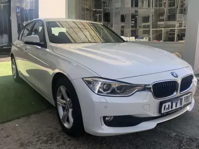 Gebraucht BMW 318 Sport Line 143 PS (105 kW) 2013 Limousine
