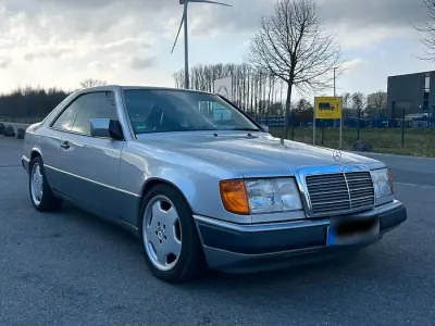 Gebraucht Mercedes 230 132 PS (97 kW) 1991 Silber Coupé