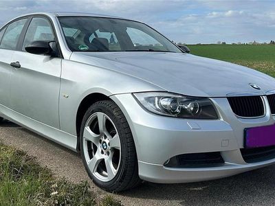Gebraucht BMW 320 150 PS (110 kW) 2005 Silber Limousine