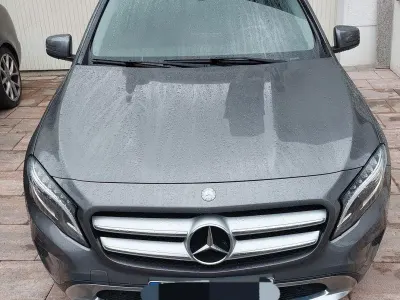 Gebraucht Mercedes GLA200 Urban 156 PS (114 kW) 2016 Grau SUV