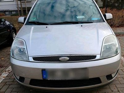 Gebraucht Ford Fiesta 80 PS (58 kW) 2005 Silber Kleinwagen
