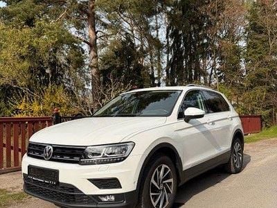 Second-hand VW Tiguan Sound 179 CP (131 kW) 2017 Alb SUV
