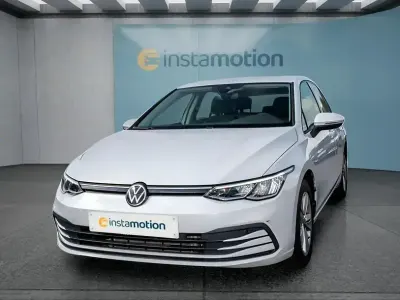 Gebraucht VW Golf VII 110 PS (80 kW) 2021 Weiss Kleinwagen