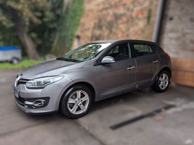 Grau Gebraucht 2014 Renault Mégane III Limousine | 7.300 € (Teuer)