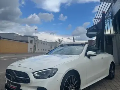 Gebraucht Mercedes E450 AMG 367 PS (269 kW) 2021 Weiß Cabrio