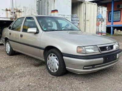 Gebraucht Opel Vectra 116 PS (85 kW) 1994 Gold Limousine