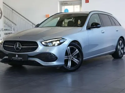 Gebraucht Mercedes C200 Night 163 PS (119 kW) 2023 Hightechsilber Kombi